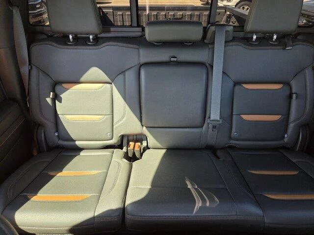 Used 2022 Titanium Rush Metallic GMC AT4 image 33