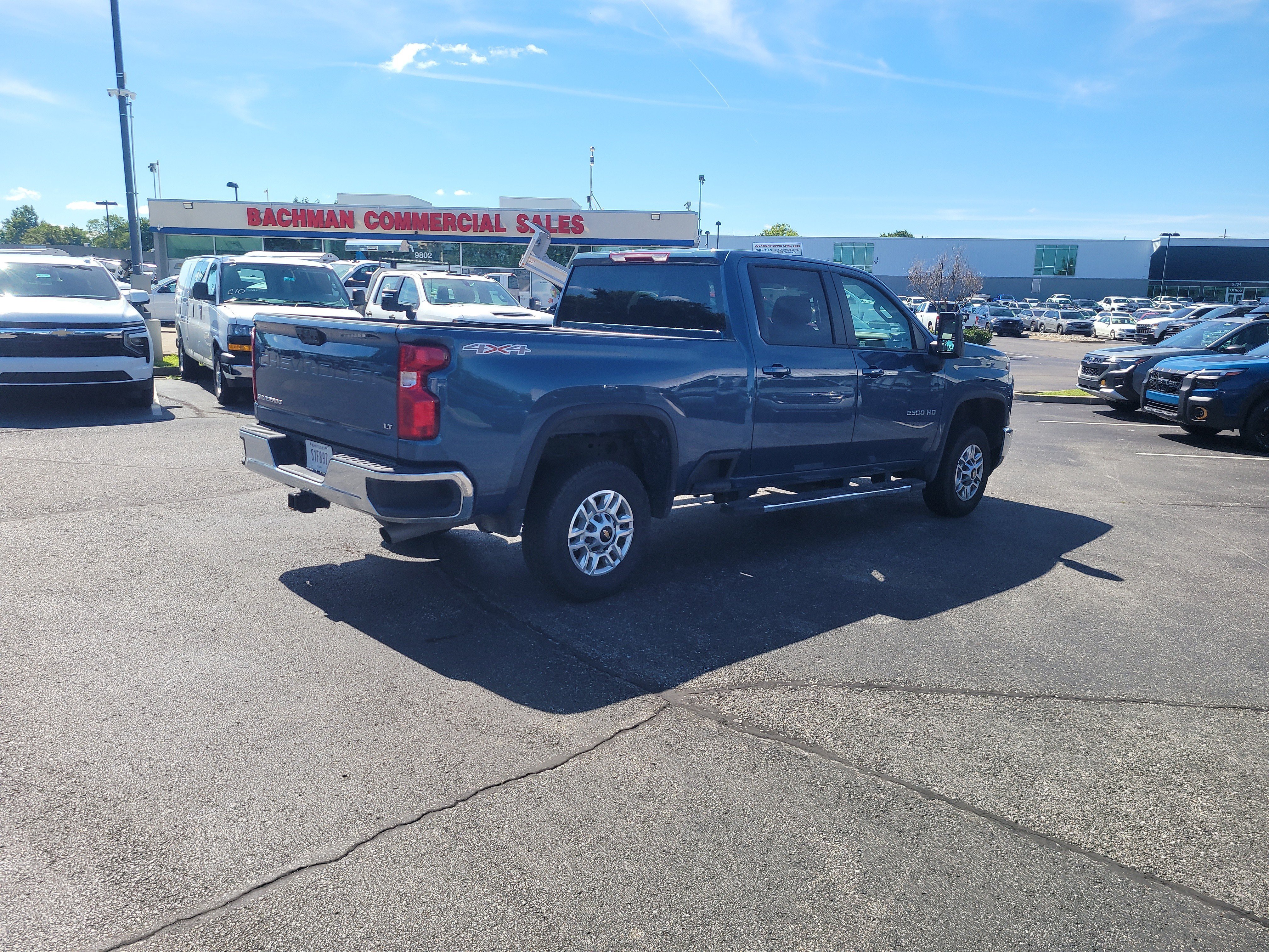 Used 2025 Lakeshore Blue Metallic Chevrolet LT image 3
