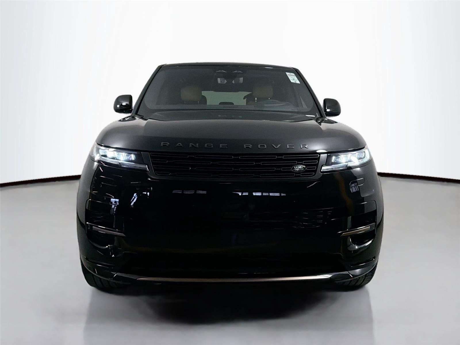 New 2026 Santorini Black LAND ROVER Dynamic SE image 2