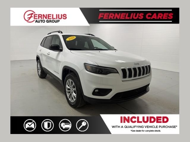Used 2022 White Jeep Latitude Lux image 1