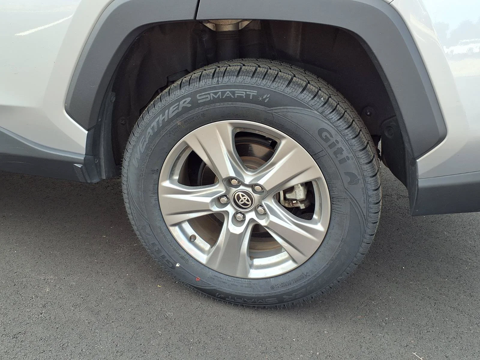Used 2024 Silver Sky Metallic Toyota XLE image 19