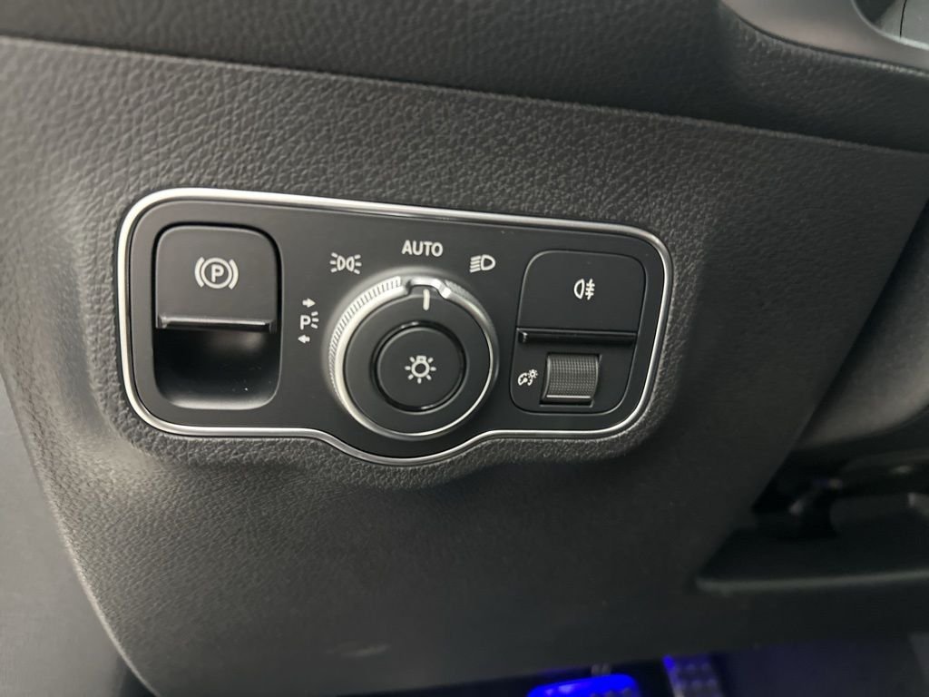 New 2026 Polar White Mercedes-Benz AMG® GLB 35 4MATIC® SUV image 19