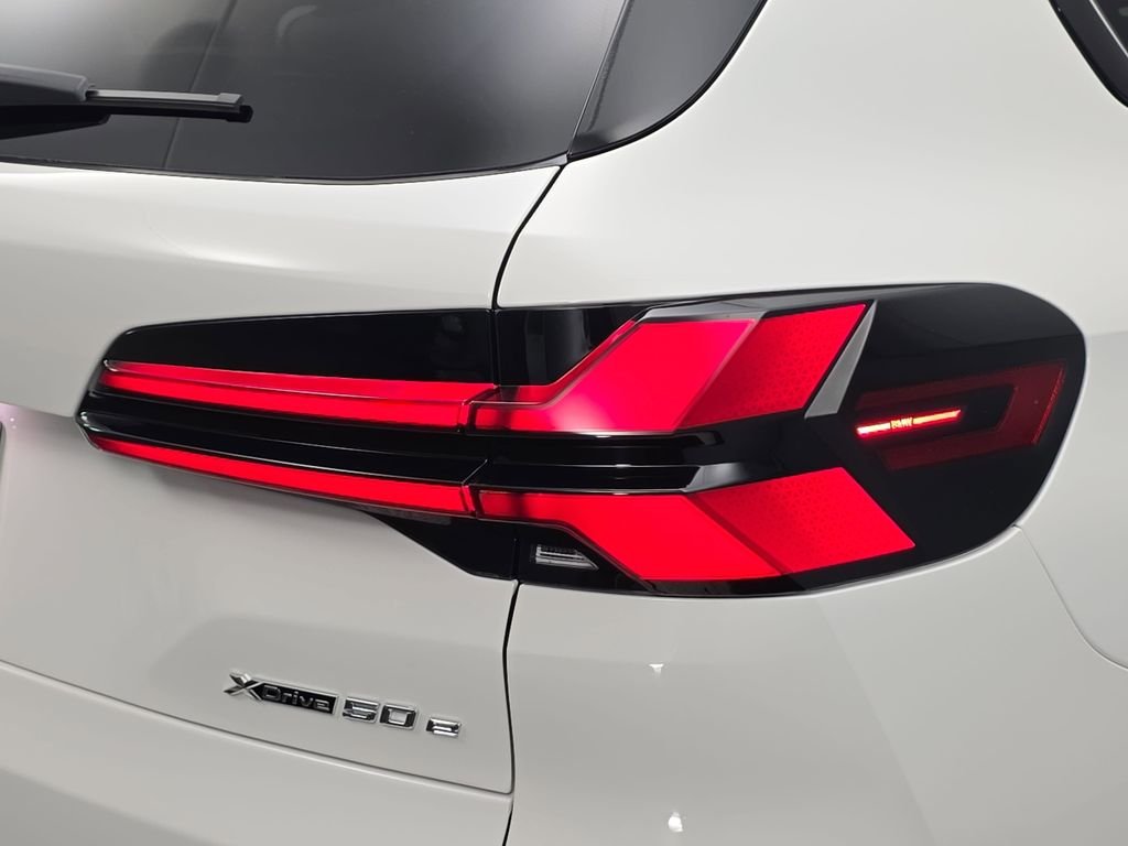 New 2026 Alpine White BMW xDrive50e image 33