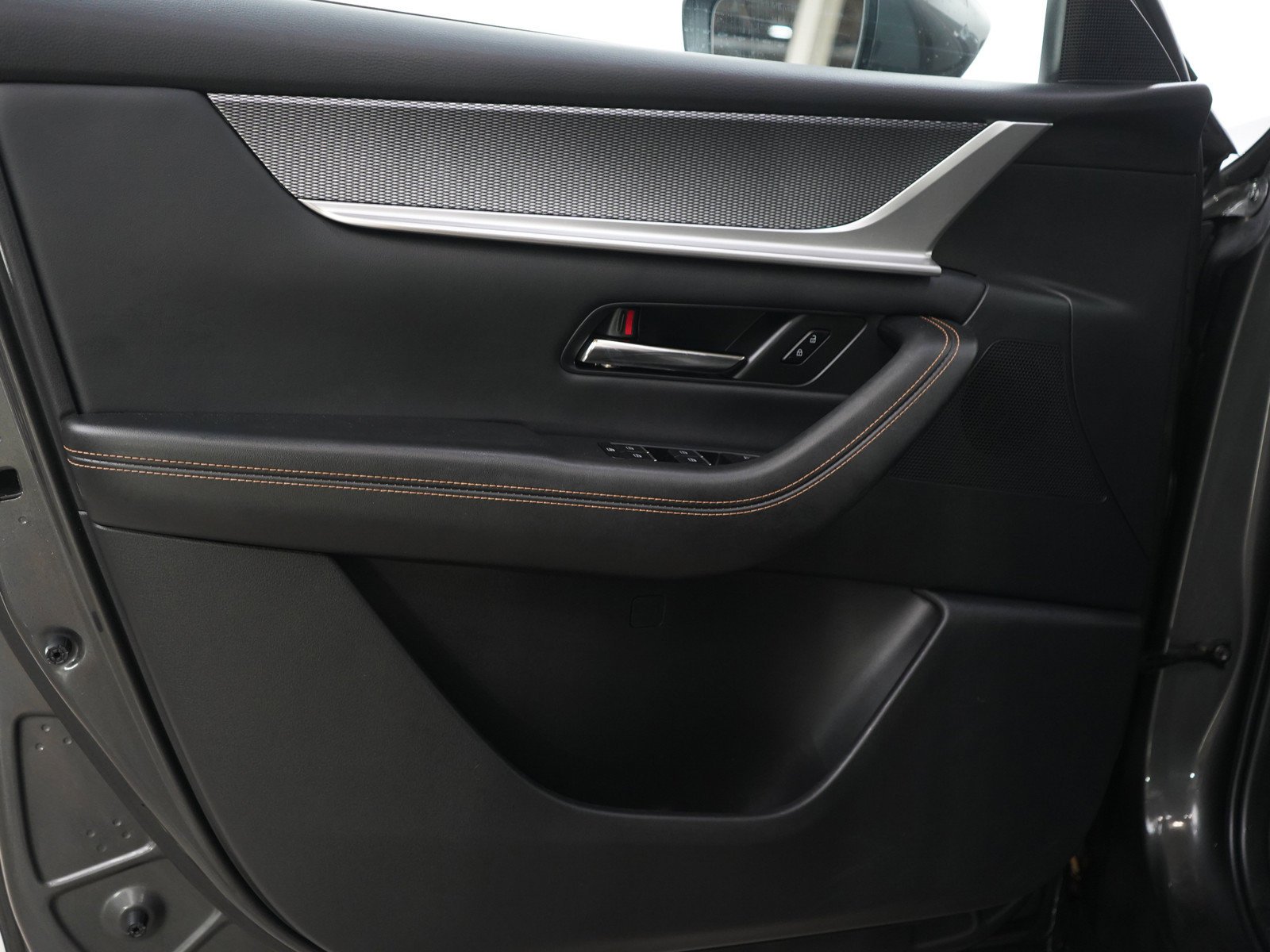 Used 2024  Mazda Preferred image 20
