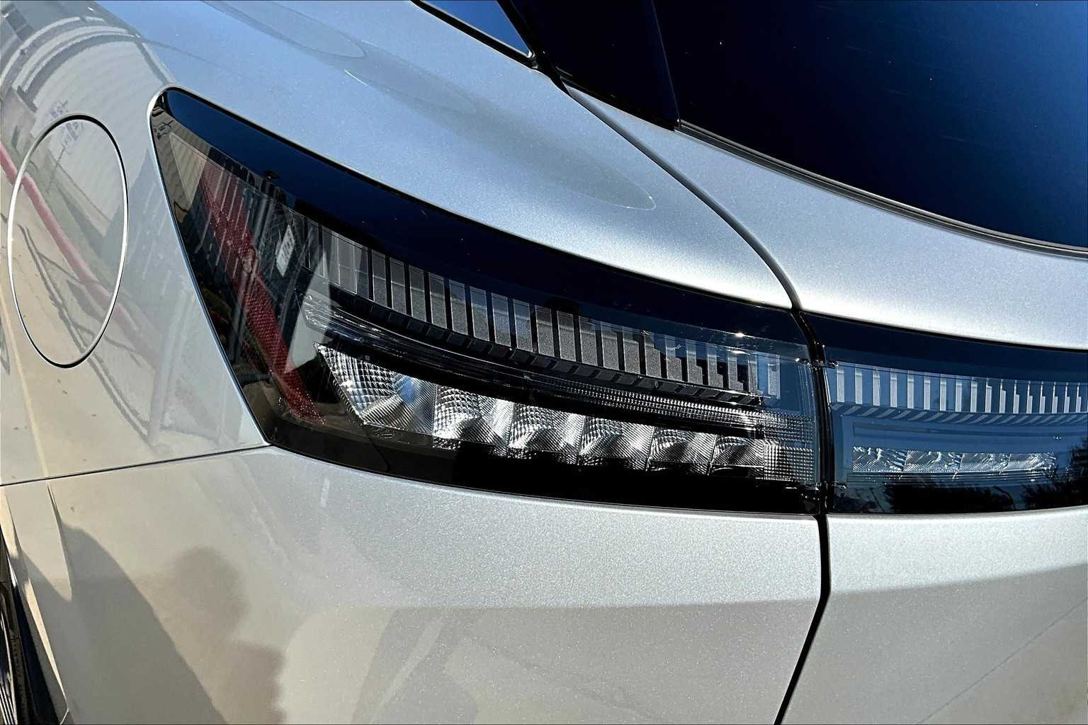 Used 2025 Brilliant Silver Metallic Nissan SL image 27