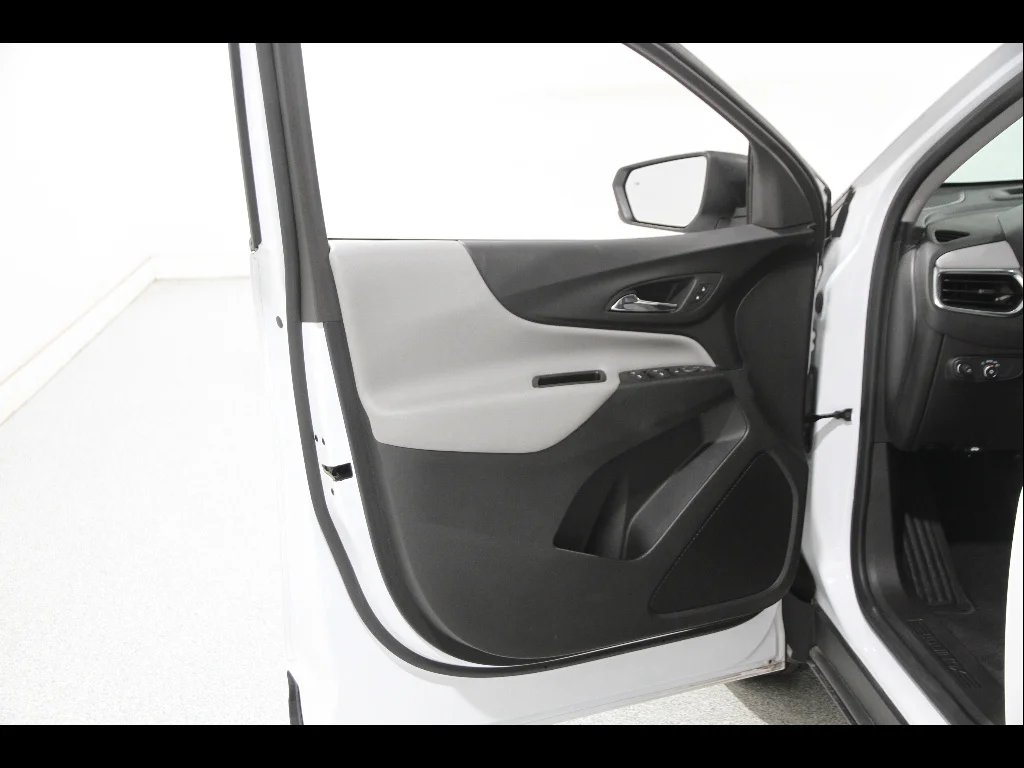 2023 Chevrolet Equinox LS - Photo 4