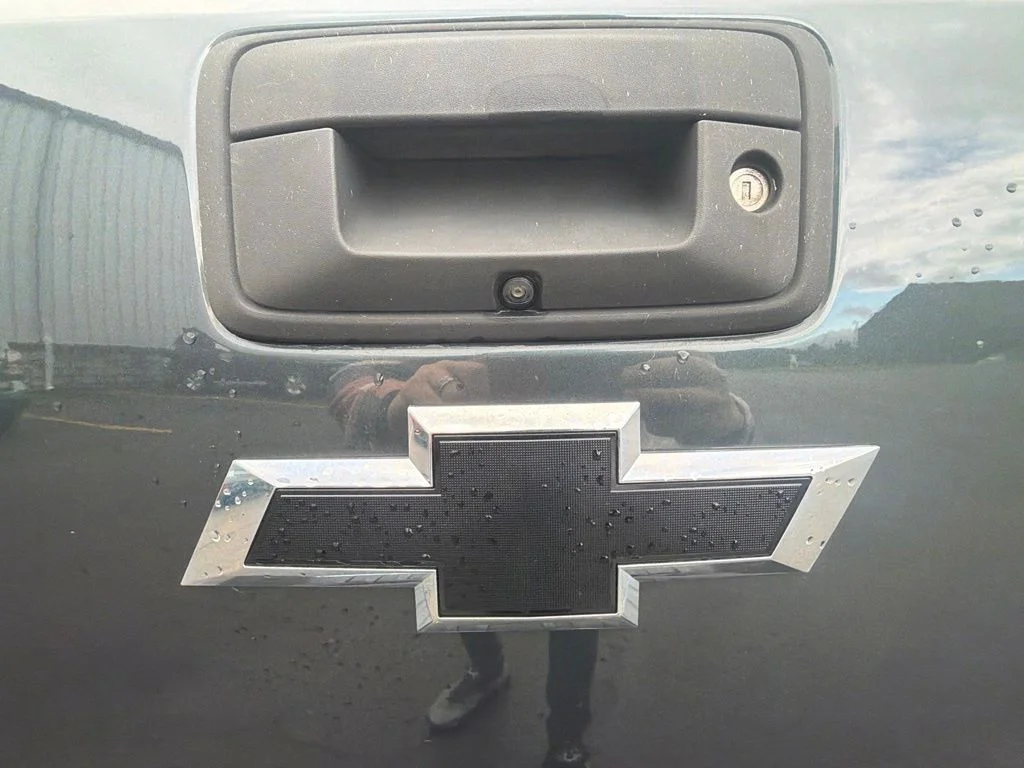 Used 2018 Gray Chevrolet LT image 10
