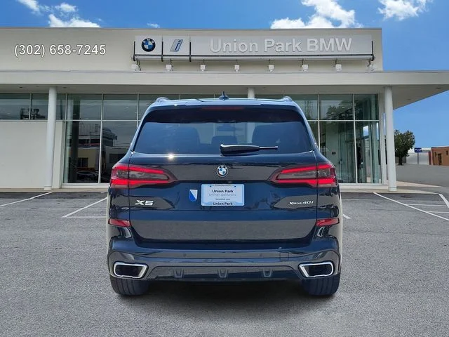 Used 2021 Black Sapphire Metallic BMW xDrive40i image 5