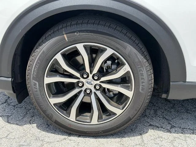 New 2026 Star White Metallic Tri-Coat Ford ST-Line image 21