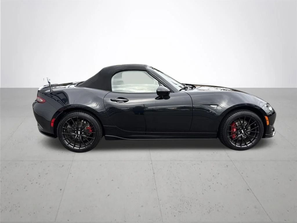 Used 2016 Black Mazda Club image 5