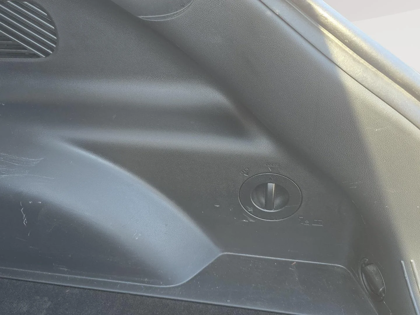 Used 2024 Digital Teal Hyundai SE image 29