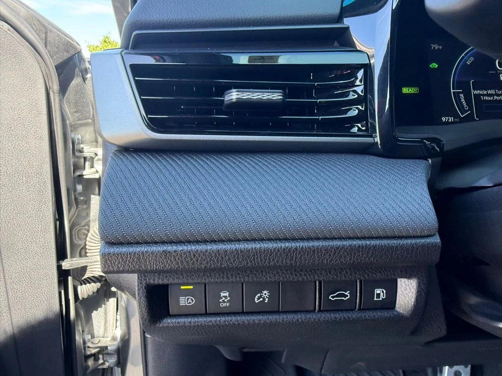 Certified Used 2025  Toyota SE image 14