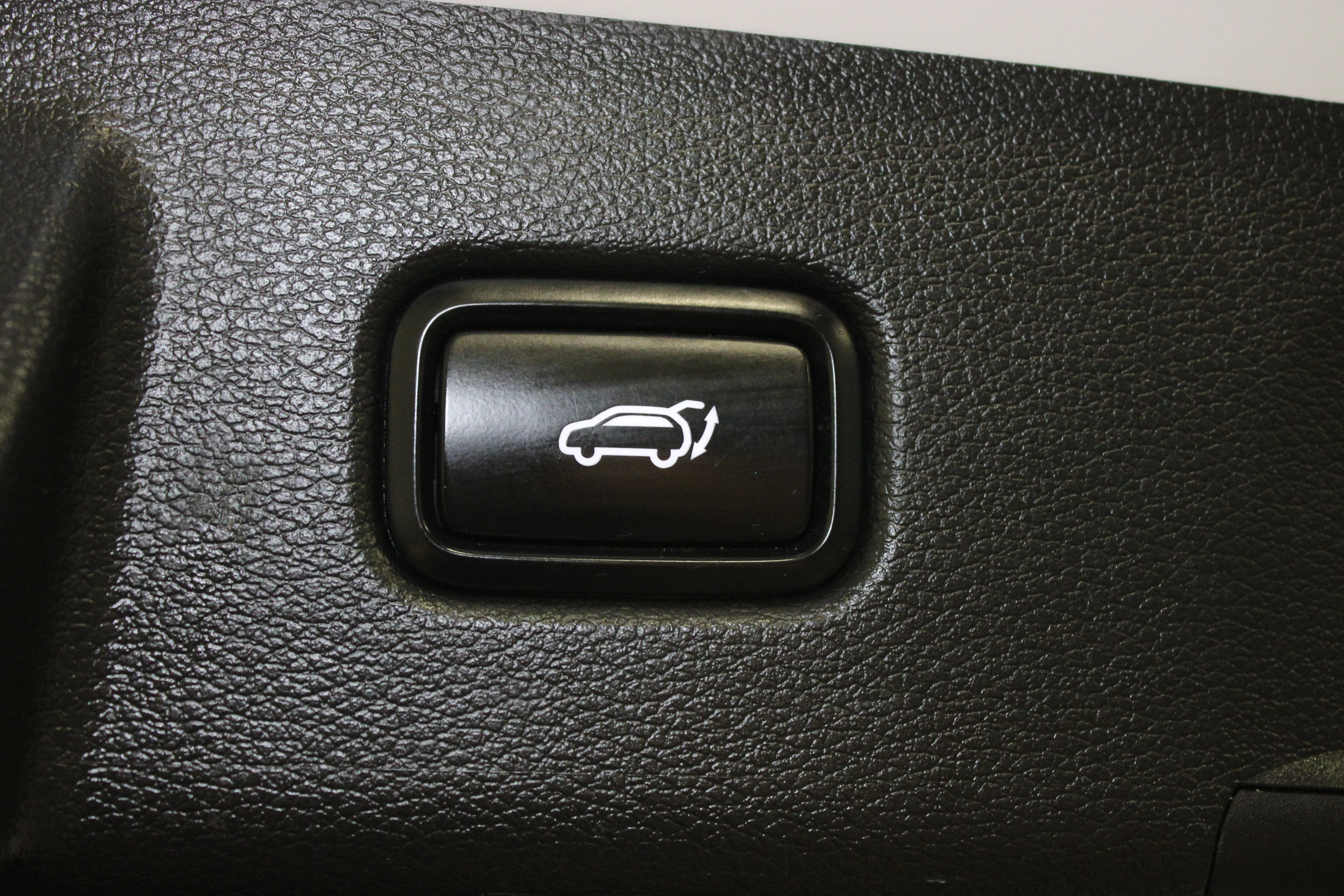 Used 2022 Glacial White Pearl Kia SX image 14
