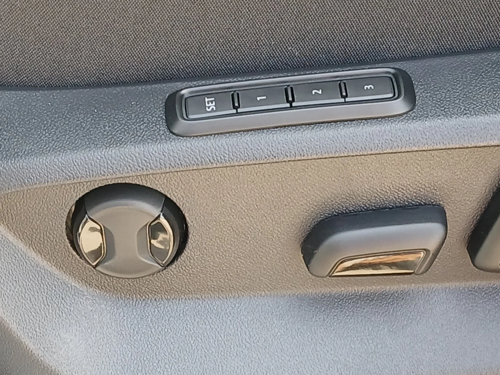 New 2026 Opal White Pearl Volkswagen 2.0T SEL image 19