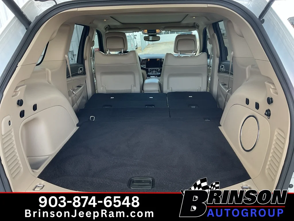 Used 2022 Bright White Clearcoat Jeep Limited image 10