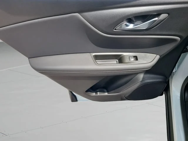 New 2026 Summit White Chevrolet 2LT image 17