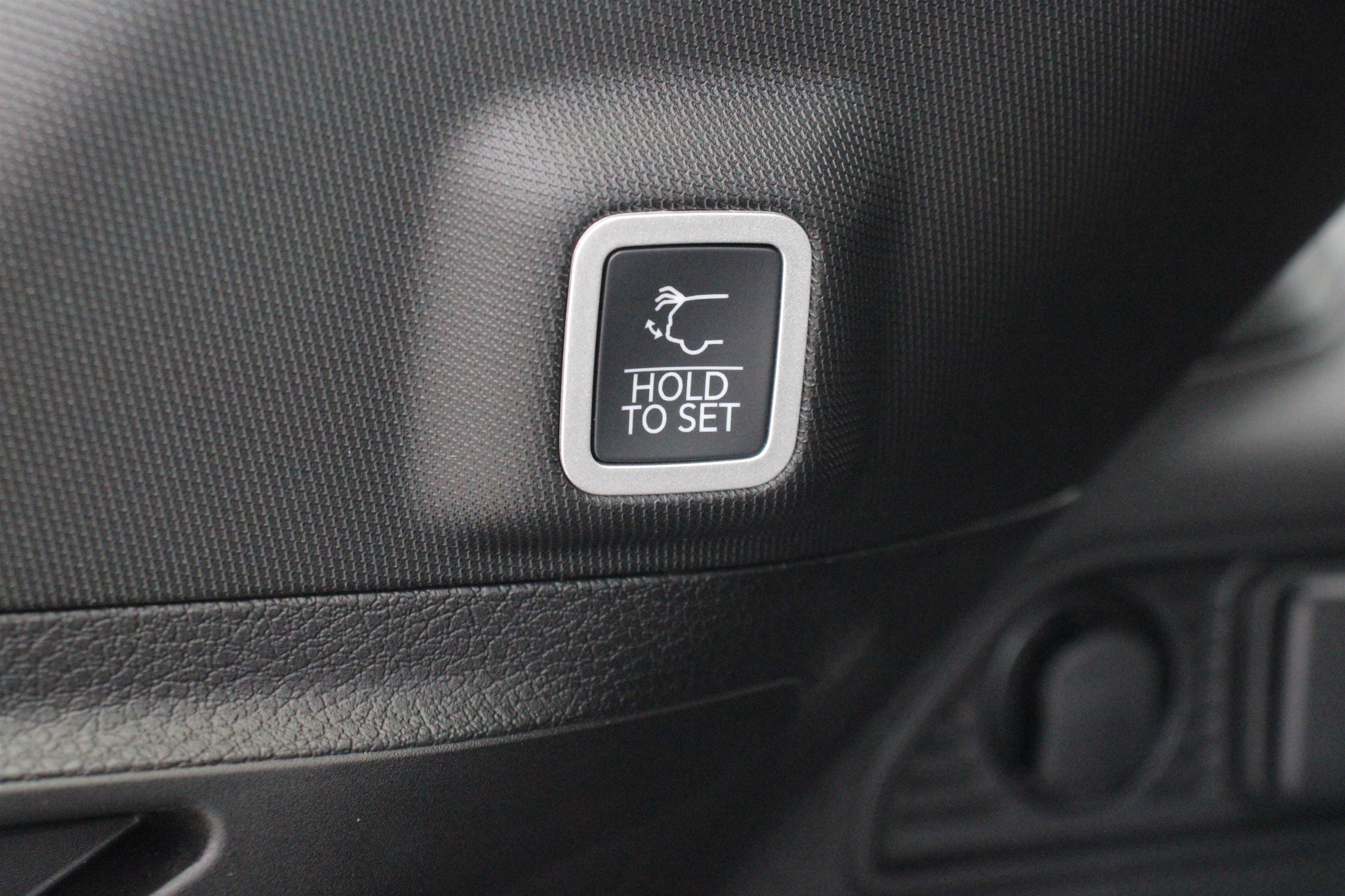 New 2026 Bright White Clear-Coat Exterior Paint Jeep Summit image 28