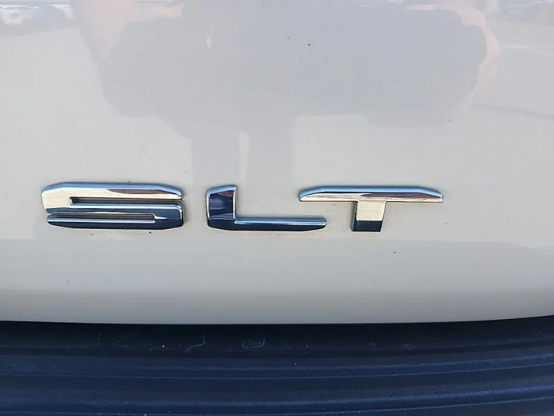 Used 2022 White GMC SLT image 7