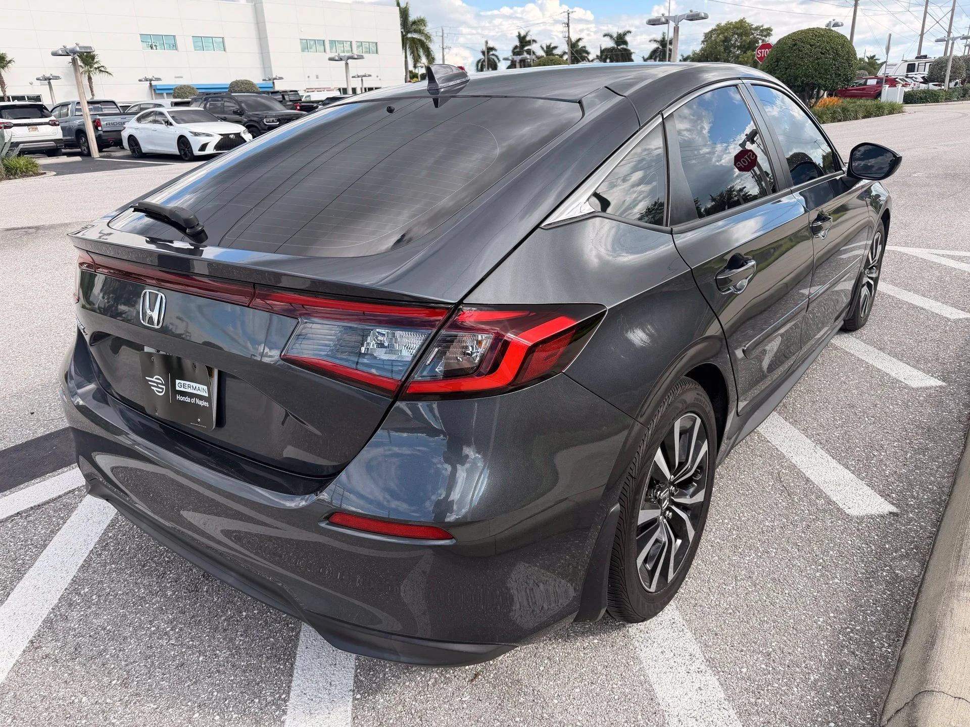 2024 Honda Civic Hatchback EX-L - Photo 5