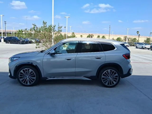 Used 2024 Silver BMW xDrive28i image 3