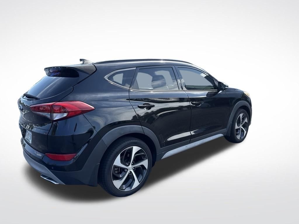 Used 2018 Black Hyundai Value image 3