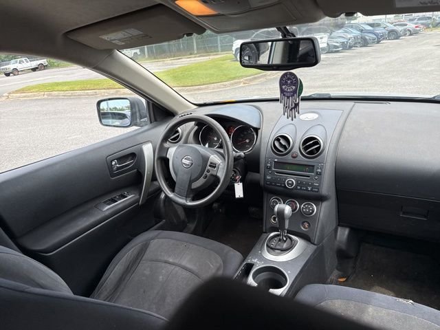 Used 2010 Silver Nissan S image 10