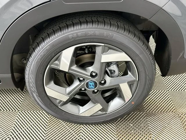 New 2026 Gray Hyundai SEL image 20