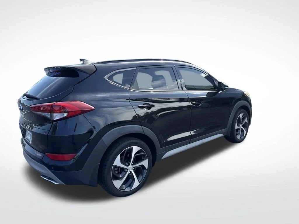 Used 2018 Black Noir Pearl Hyundai Value image 3