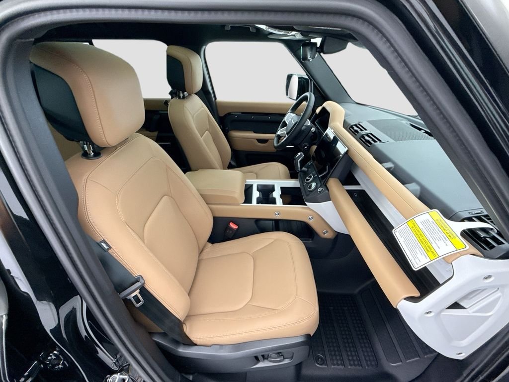 New 2026 Santorini Black Land Rover X-Dynamic SE image 19