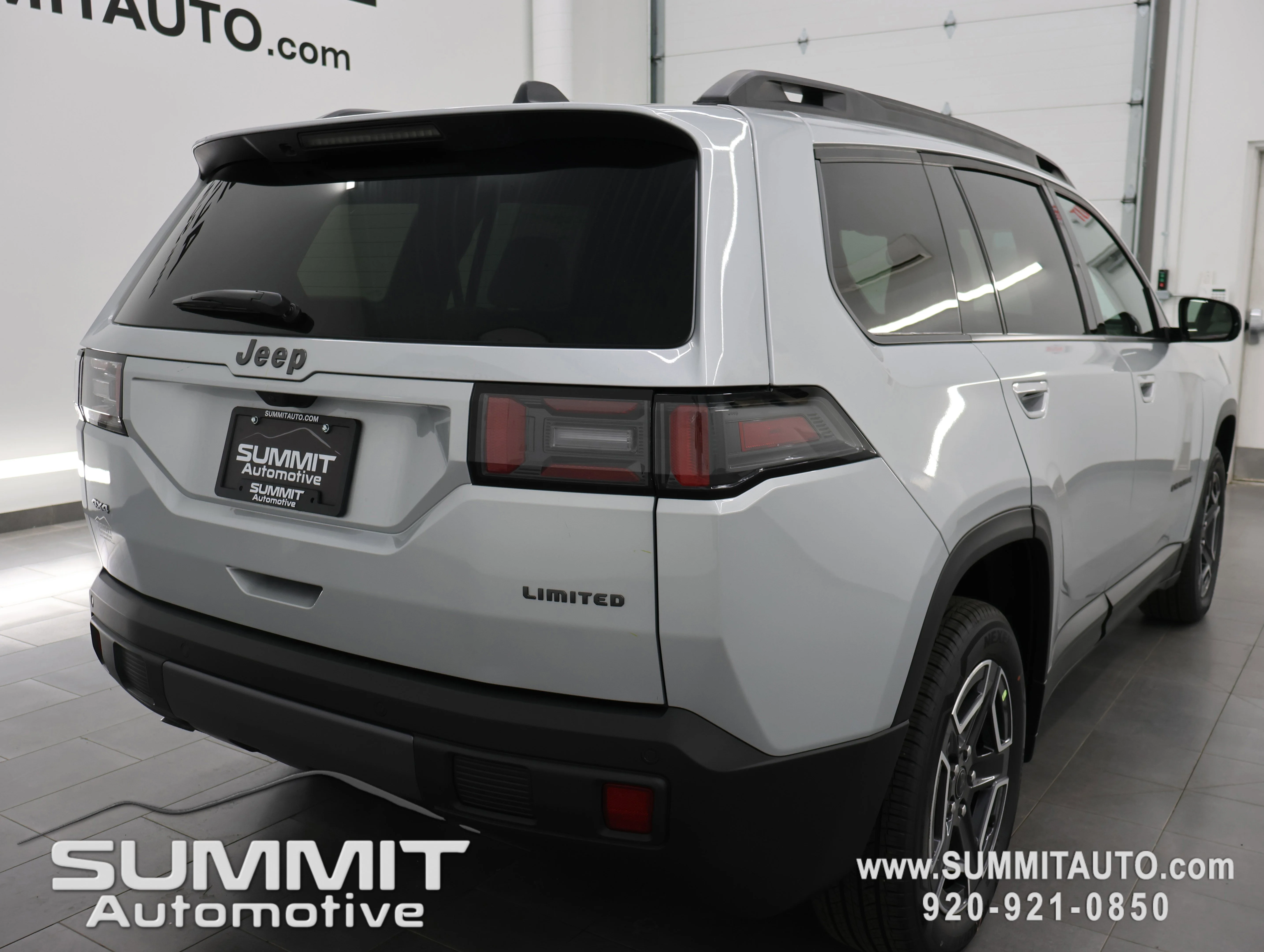 New 2026 Silver Zynith Clear-Coat Exterior Paint Jeep Limited image 5