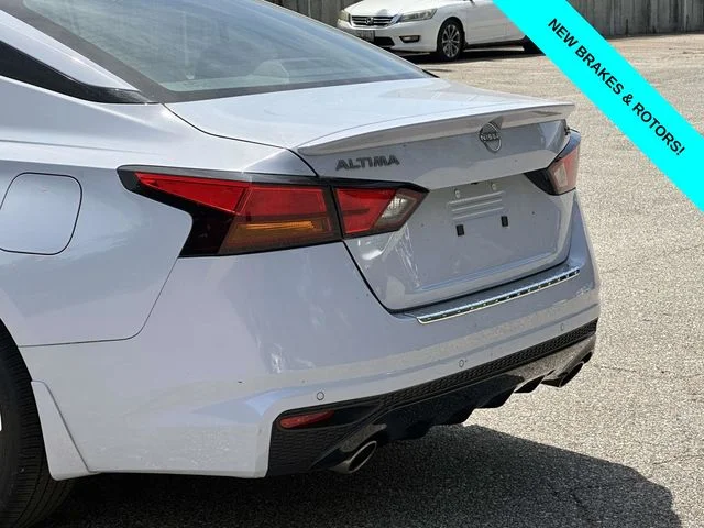 Used 2023 Pearl Nissan 2.5 SR image 10