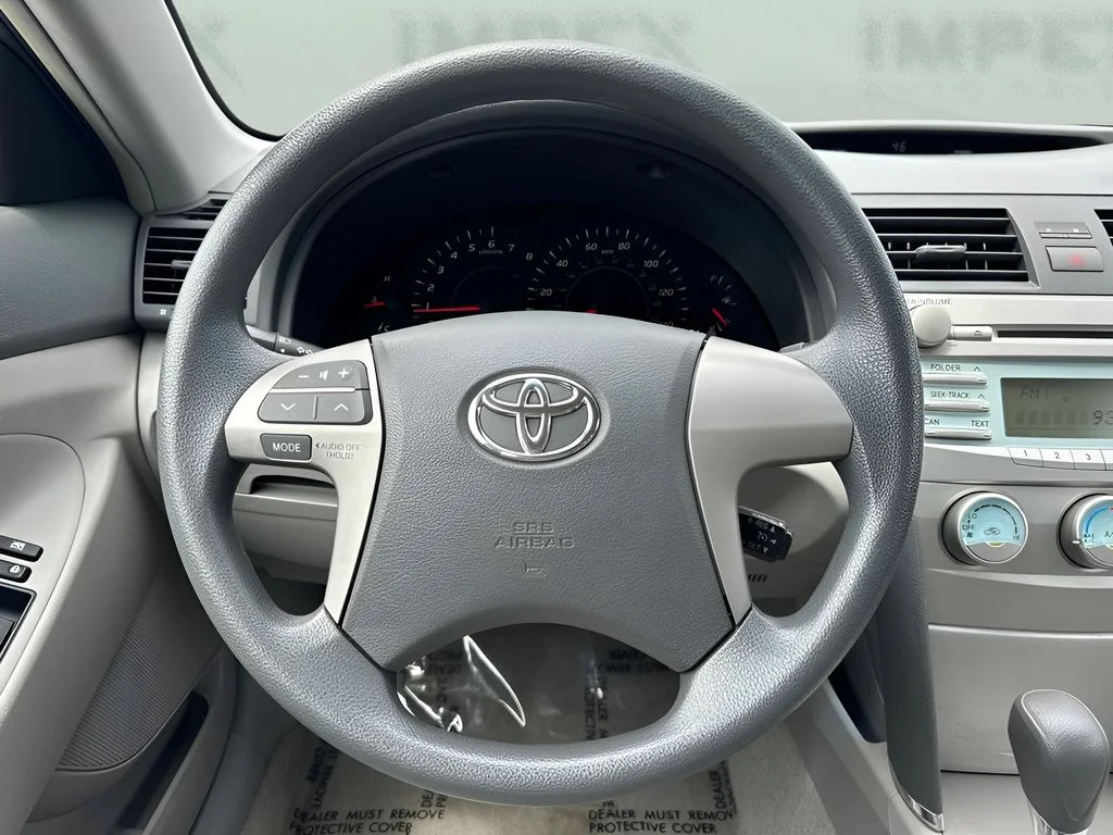 Used 2008 Gray Toyota LE image 13