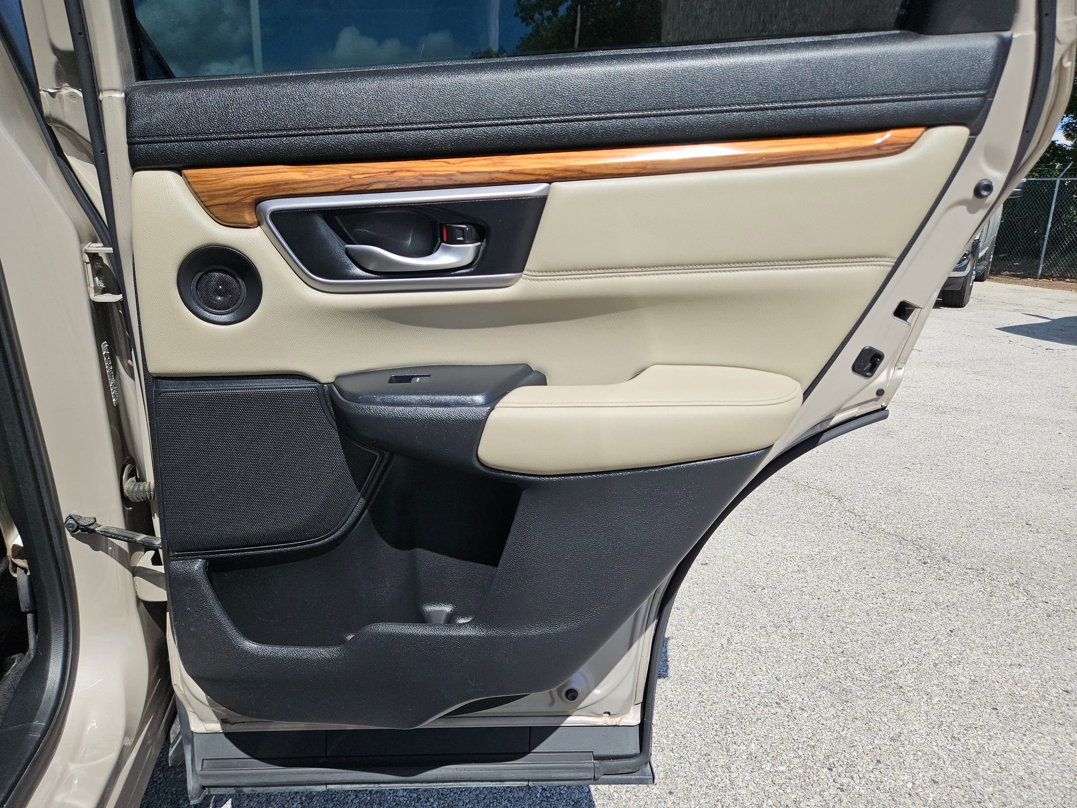 Used 2017 Beige Honda Touring image 26