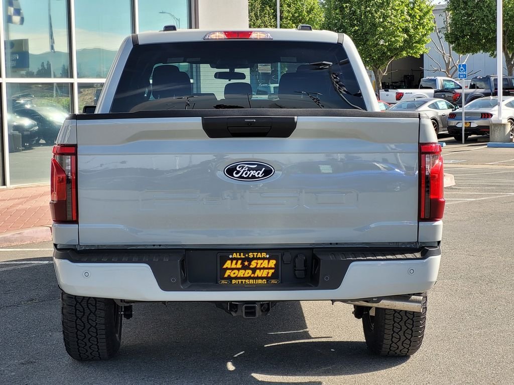 New 2026 Oxford White Ford XLT image 4