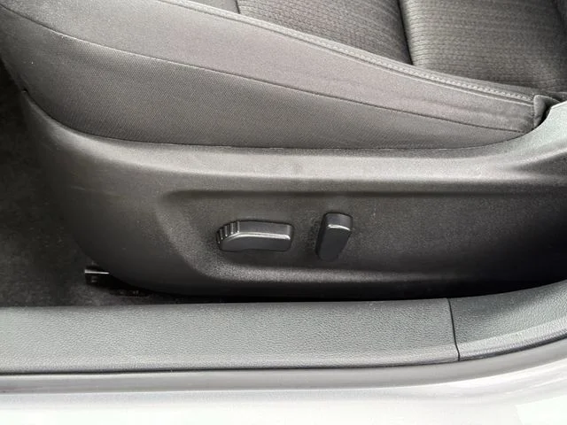 Used 2024 Silver Nissan 2.5 SV image 23