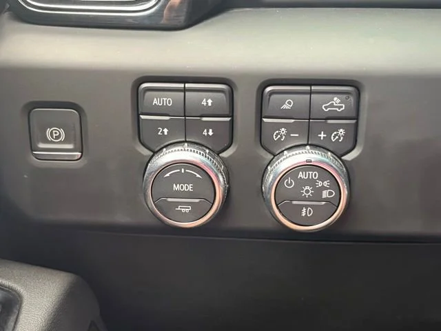 Used 2022 Onyx Black GMC AT4 image 37