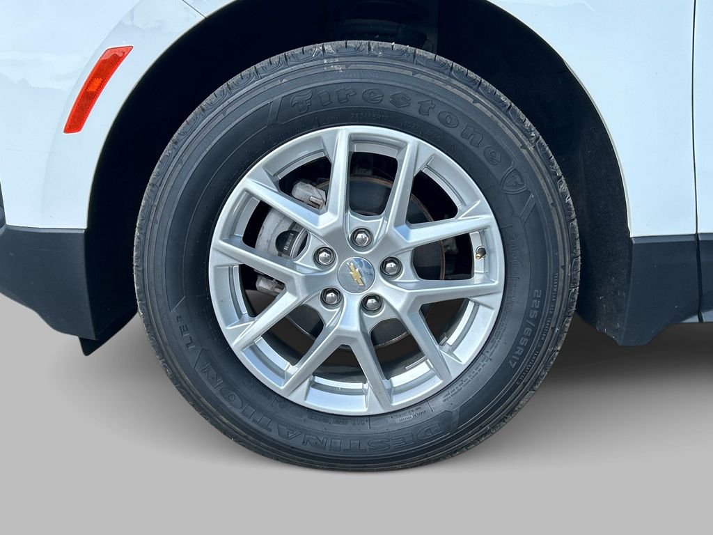 Used 2022 White Chevrolet LS image 9