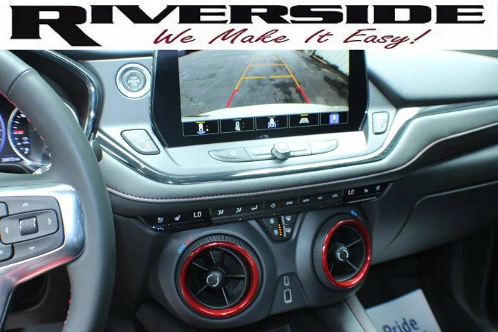 Used 2023 Iridescent Pearl Tricoat Chevrolet RS image 14