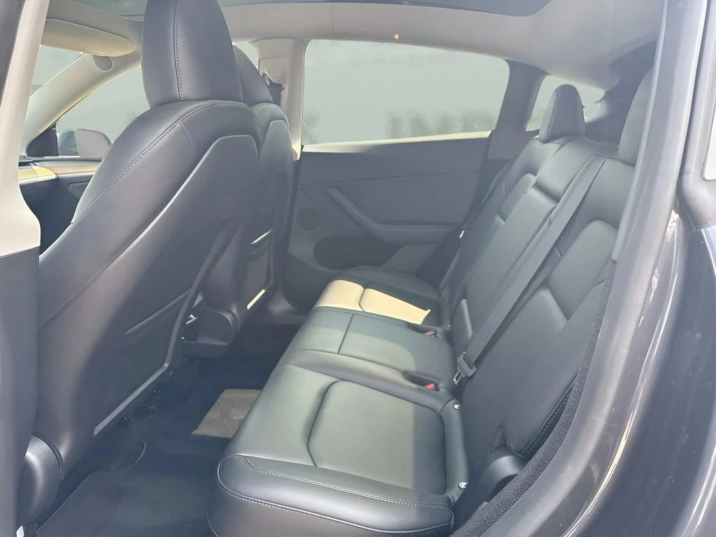 Used 2024  Tesla Long Range image 11