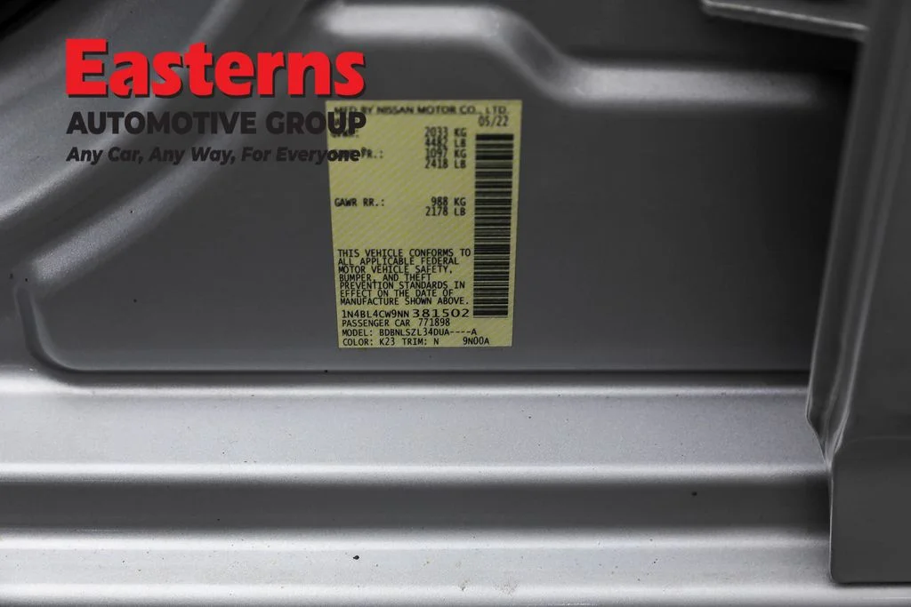 Used 2022 Silver Nissan 2.5 SR image 32