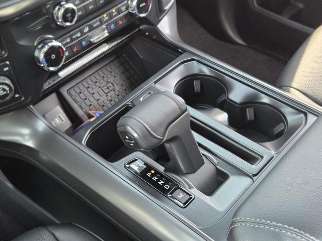 New 2026 Star White Metallic Tri-Coat FORD Lariat® image 34