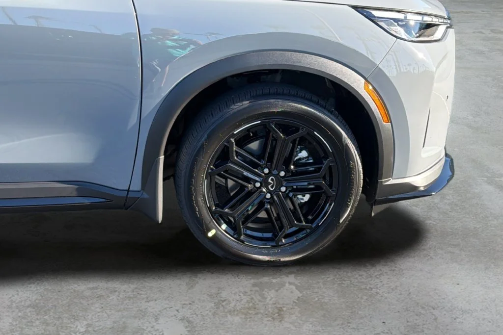 New 2027 HARBOR GRAY INFINITI Sport AWD image 33