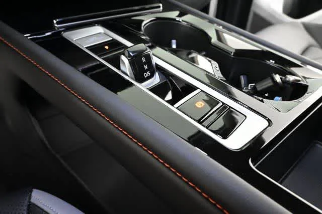 New 2026 Pure Gray Volkswagen 2.0T Peak Edition image 40