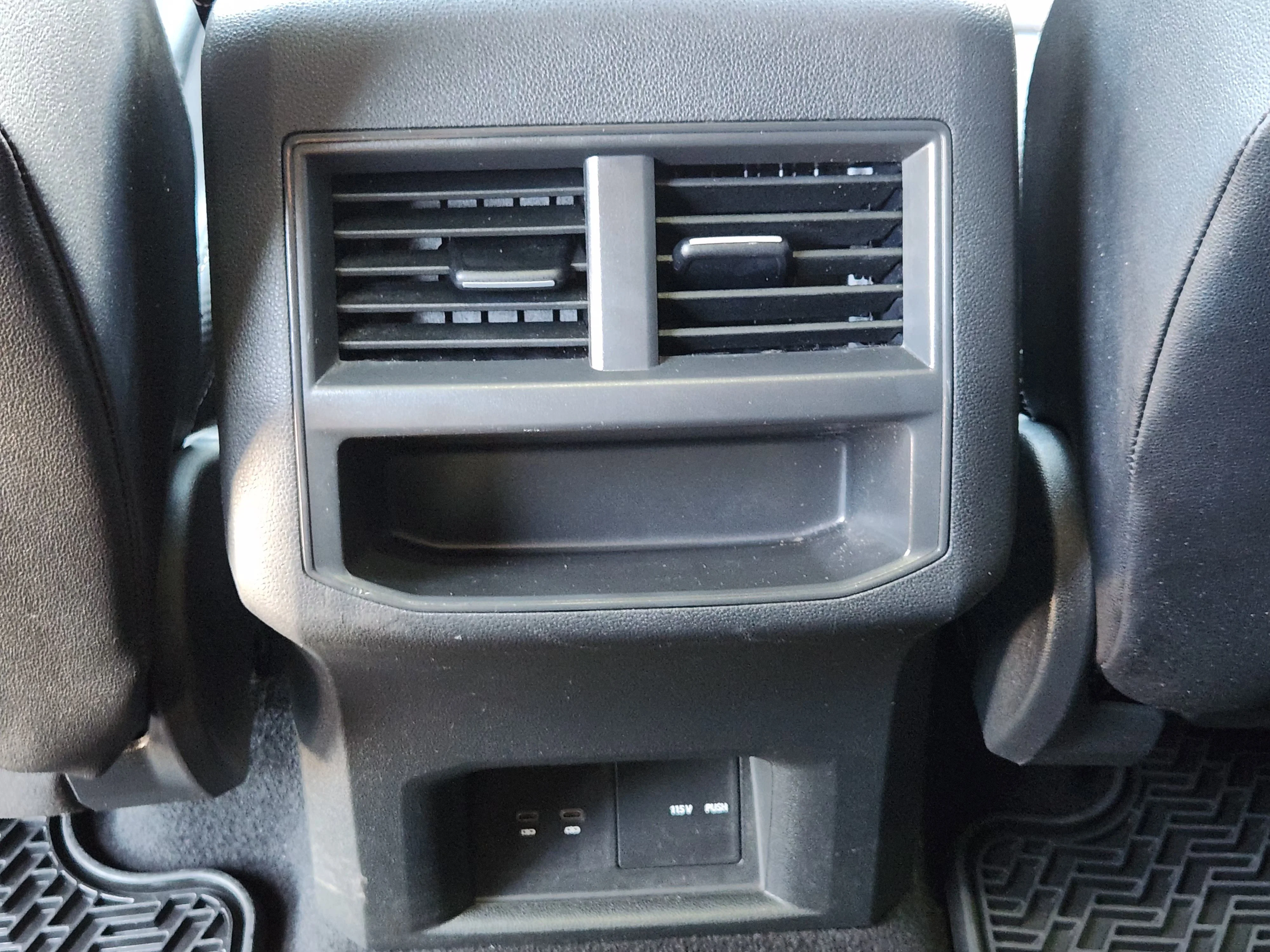 Used 2021 Black Volkswagen 3.6L V6 SE w/Technology image 32