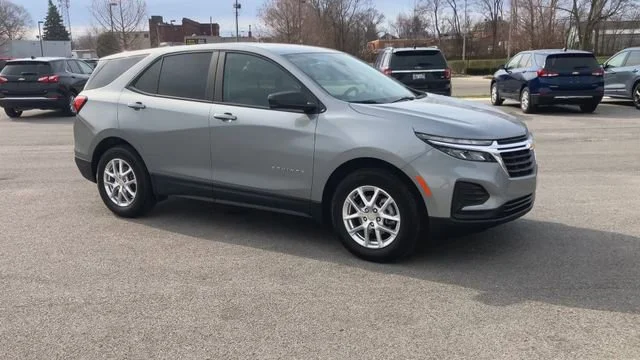 2024 Chevrolet Equinox LS - Photo 2