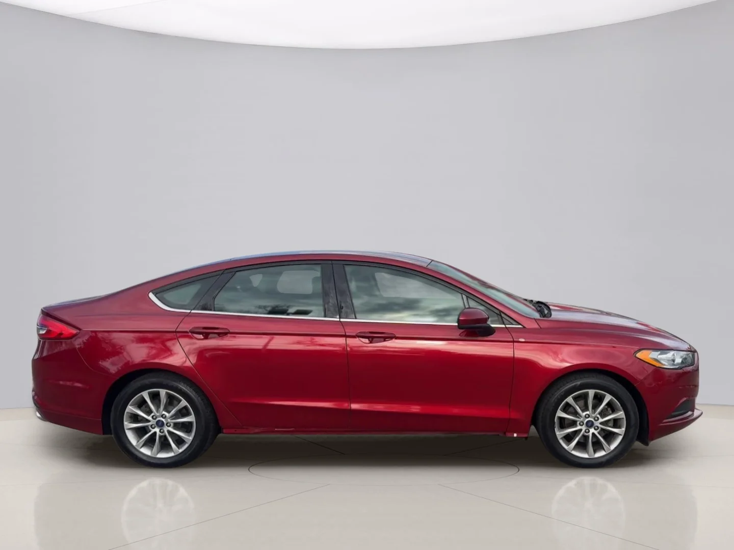 Used 2017 Red Ford SE image 6
