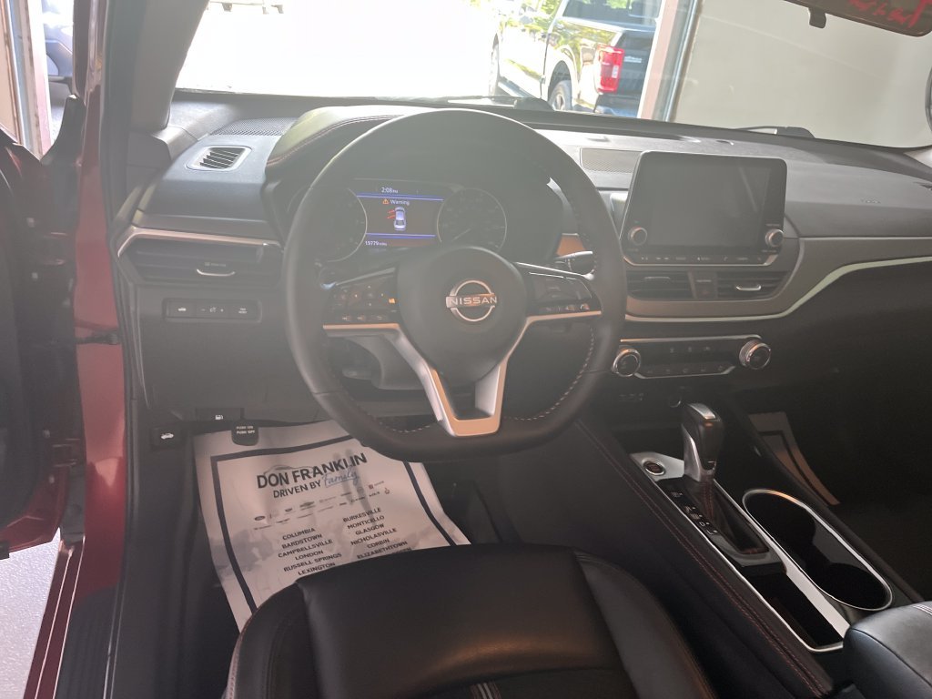 Used 2025 Red Nissan 2.5 SR image 15