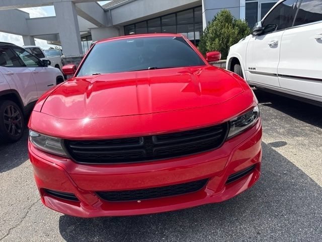 Used 2022 Torred Clearcoat Dodge SXT image 12
