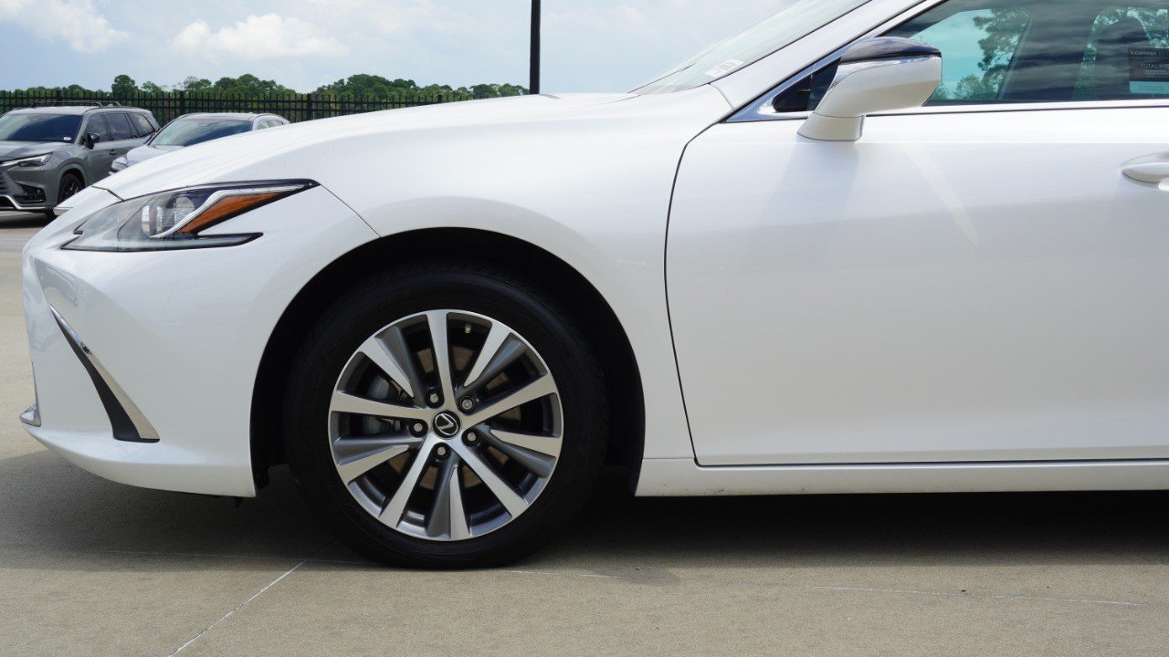 Certified Used 2021 White Lexus ES 350 image 10