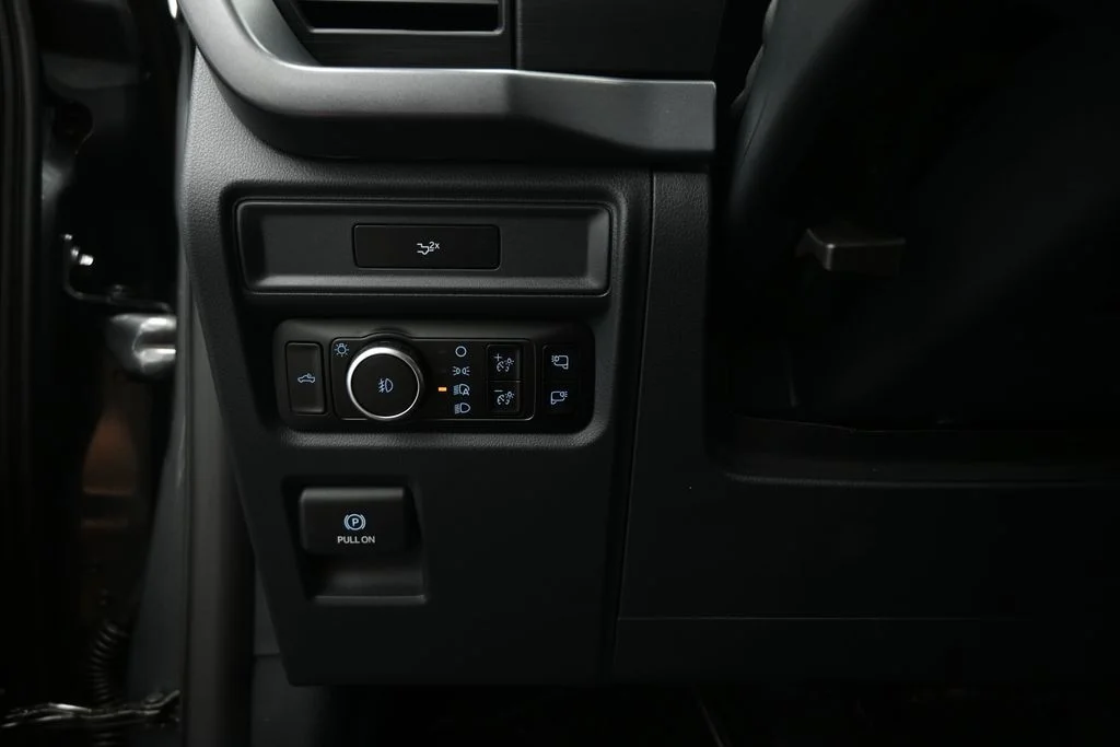 New 2026 Carbonized Gray Metallic Ford XLT image 11
